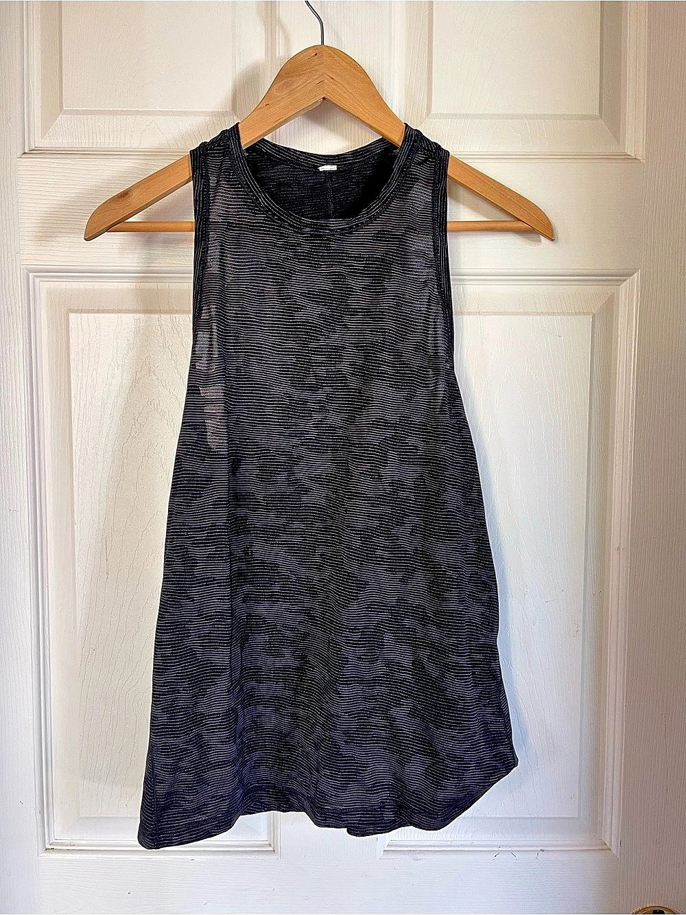 lululemon Swiftly Tech Racerback 2.0 Black shirt size small